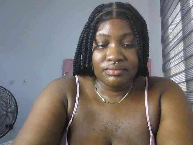 Hotchocolatee191 webcam