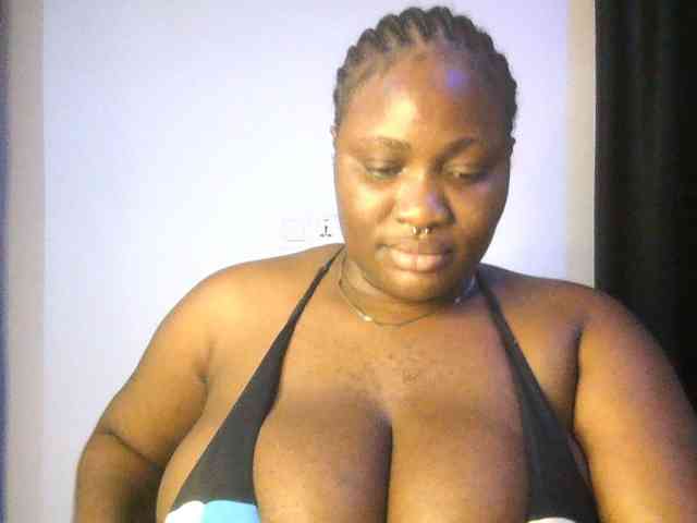 Hotchocolatee191 webcam