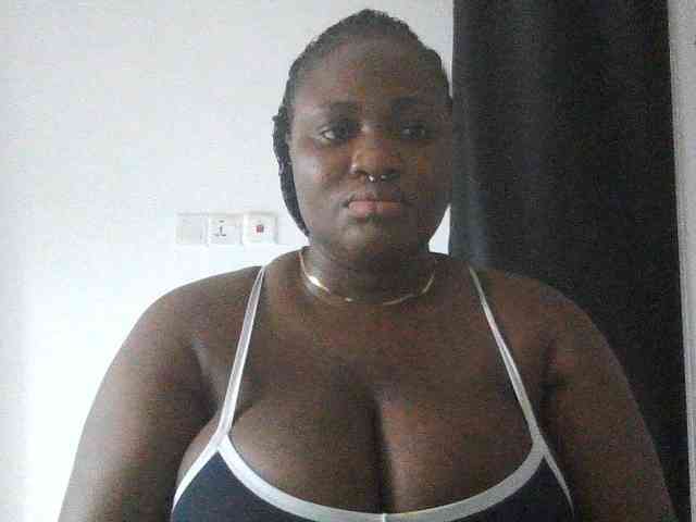 Hotchocolatee191 webcam