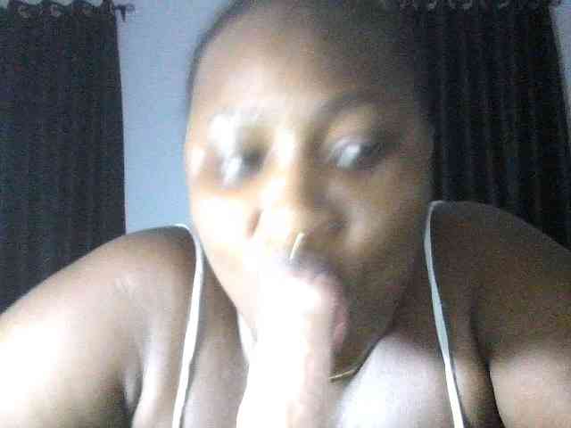 Hotchocolatee191 webcam