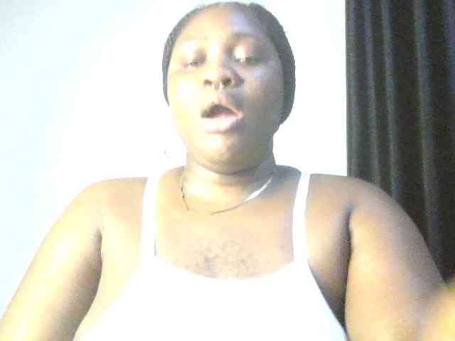 Hotchocolatee191 webcam