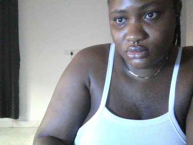 Hotchocolatee191 webcam