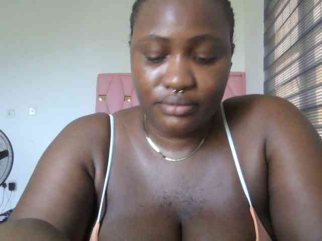 Hotchocolatee191 webcam