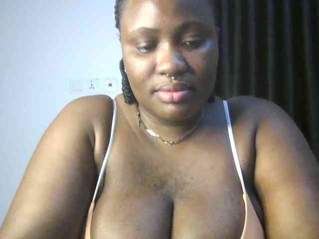 Hotchocolatee191 webcam