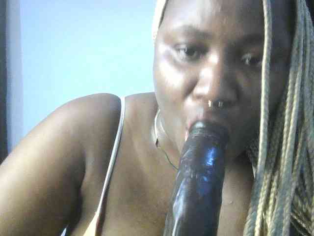 Hotchocolatee191 webcam