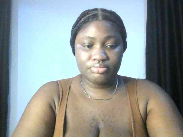 Hotchocolatee191 webcam