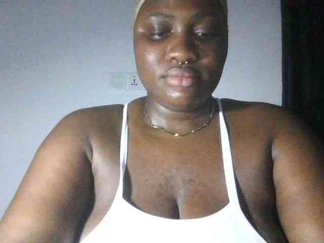 Hotchocolatee191 webcam