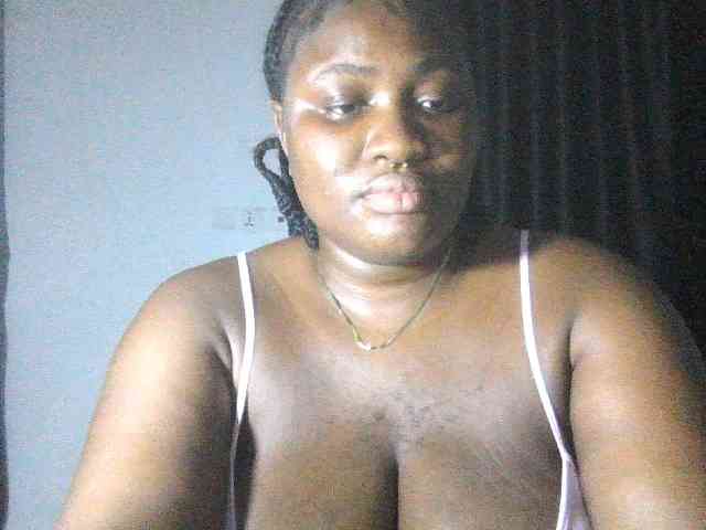 Hotchocolatee191 webcam