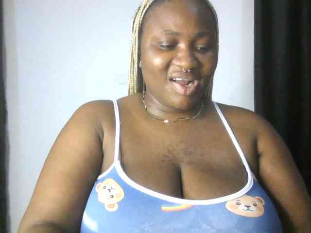 Hotchocolatee191 webcam