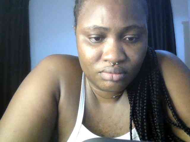 Hotchocolatee191 webcam