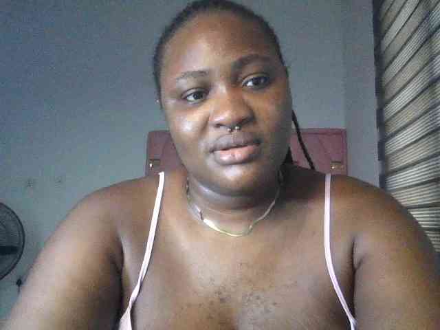 Hotchocolatee191 webcam