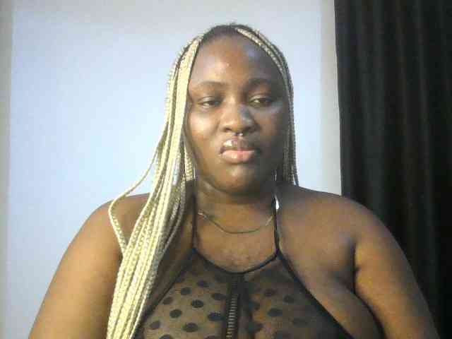 Hotchocolatee191 webcam
