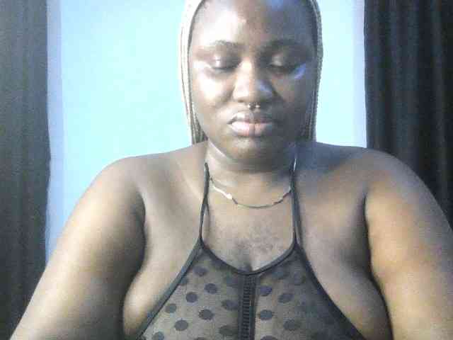 Hotchocolatee191 webcam