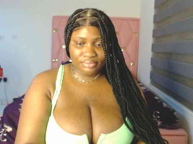 Hotchocolatee191 webcam