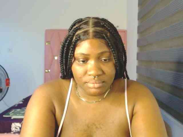 Hotchocolatee191 webcam