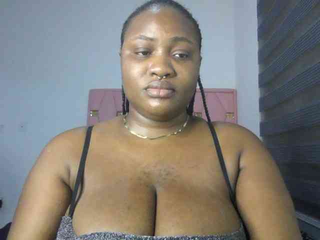Hotchocolatee191 webcam