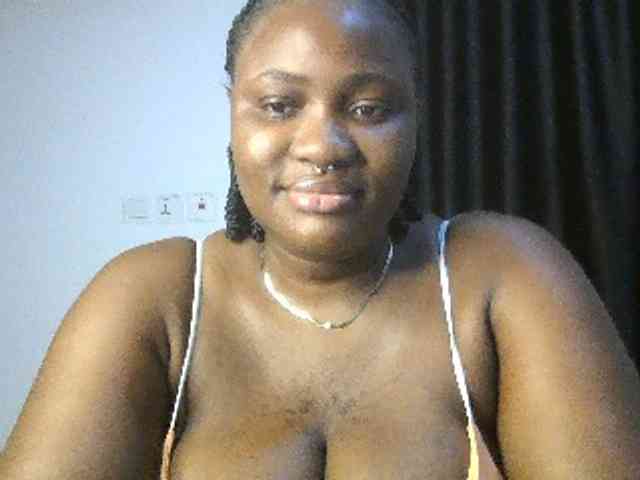 Hotchocolatee191 webcam