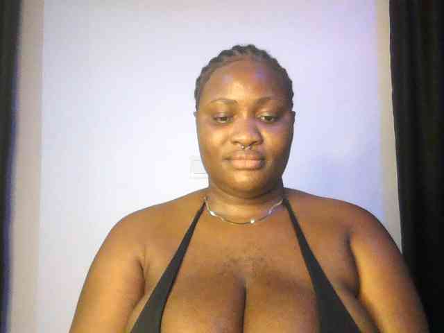Hotchocolatee191 webcam
