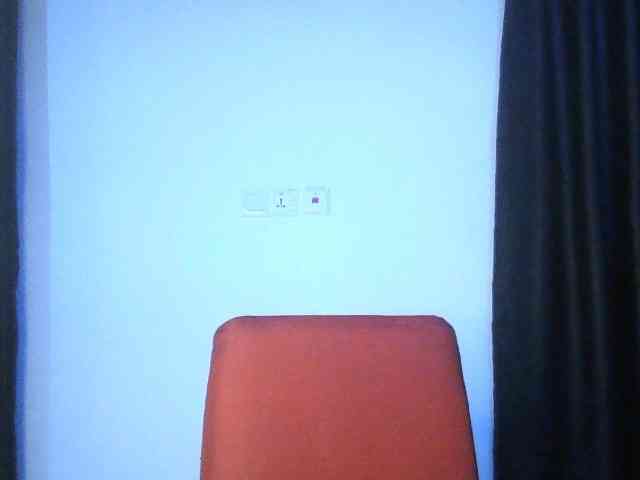 Hotchocolatee191 webcam