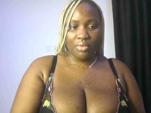 Hotchocolatee191 webcam