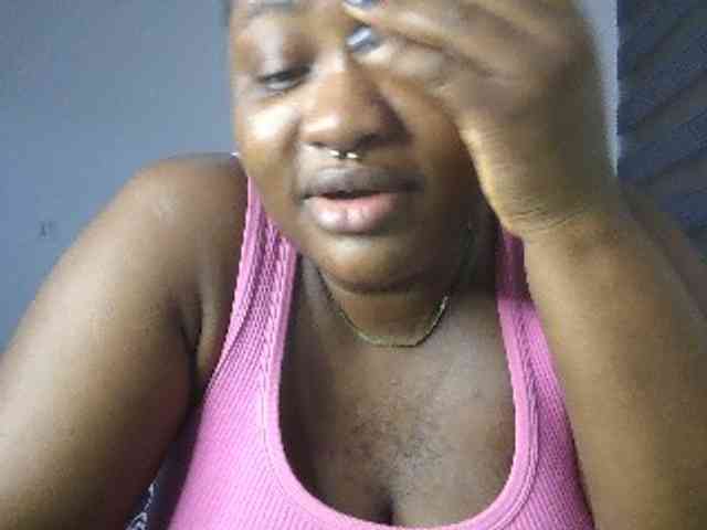 Hotchocolatee191 webcam