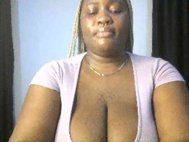 Hotchocolatee191 webcam