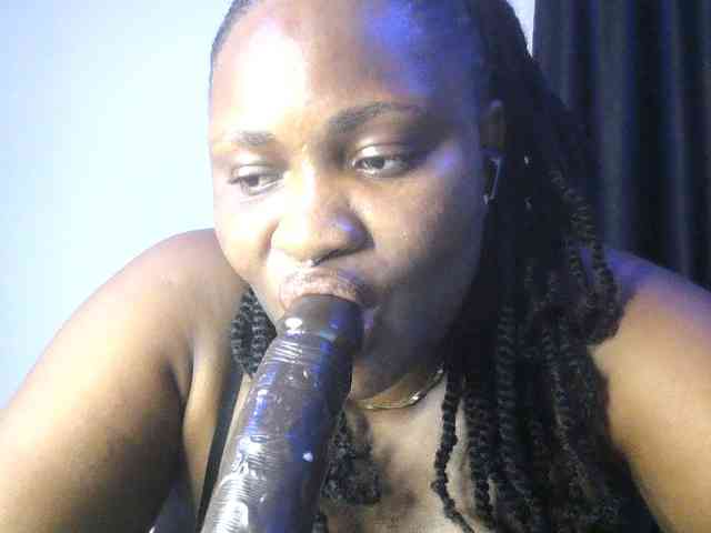 Hotchocolatee191 webcam