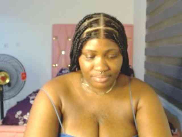 Hotchocolatee191 webcam