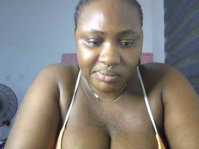 Hotchocolatee191 webcam