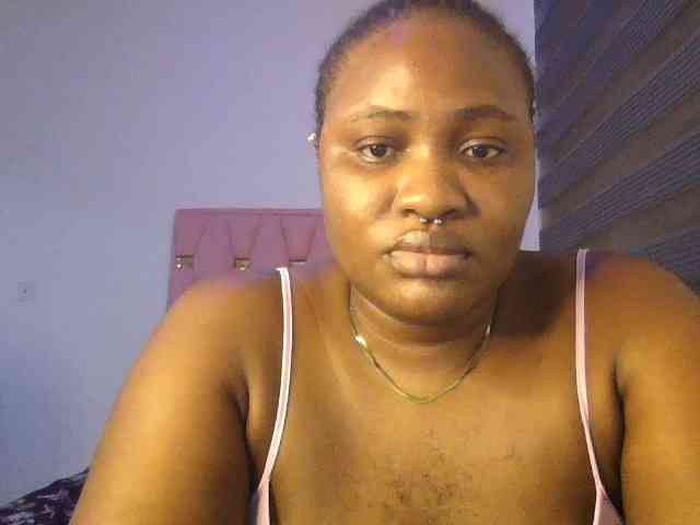 Hotchocolatee191 webcam