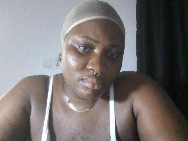 Hotchocolatee191 webcam