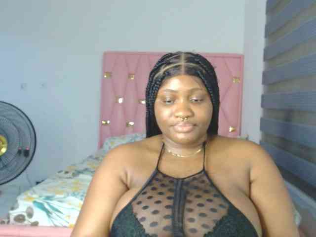 Hotchocolatee191 webcam