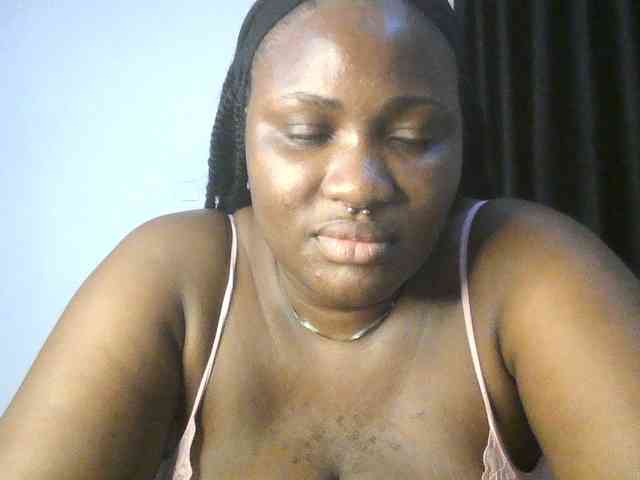 Hotchocolatee191 webcam