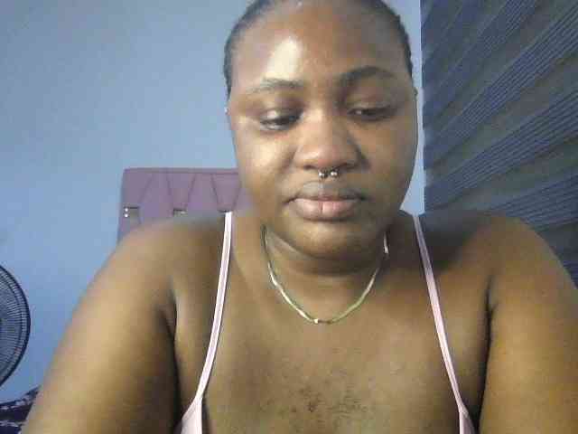 Hotchocolatee191 webcam