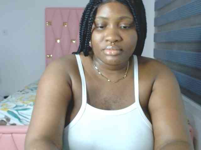 Hotchocolatee191 webcam