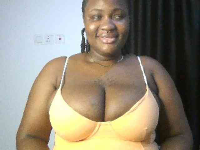 Hotchocolatee191 webcam