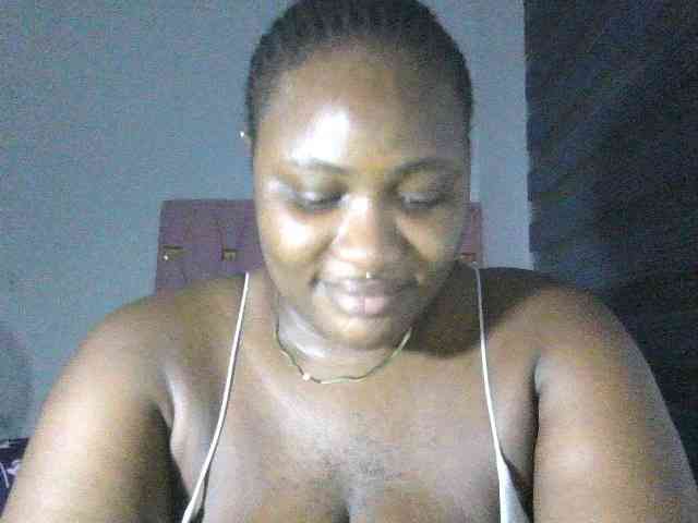 Hotchocolatee191 webcam