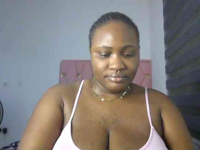 Hotchocolatee191 webcam