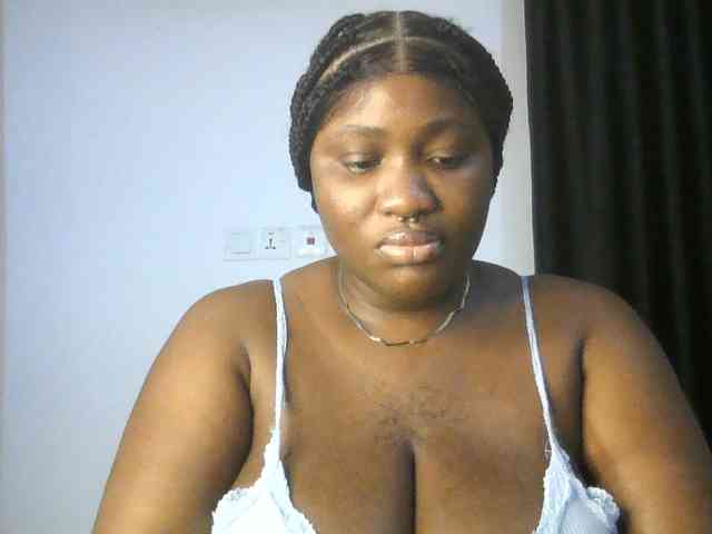 Hotchocolatee191 webcam