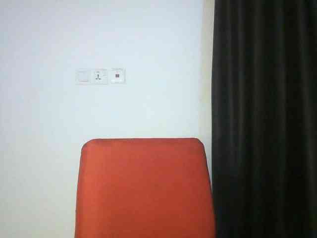 Hotchocolatee191 webcam