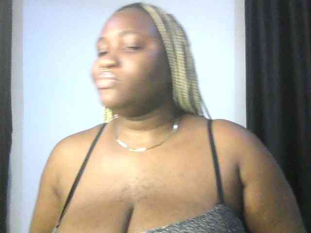 Hotchocolatee191 webcam