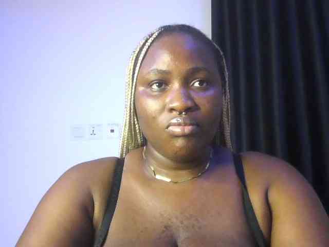 Hotchocolatee191 webcam