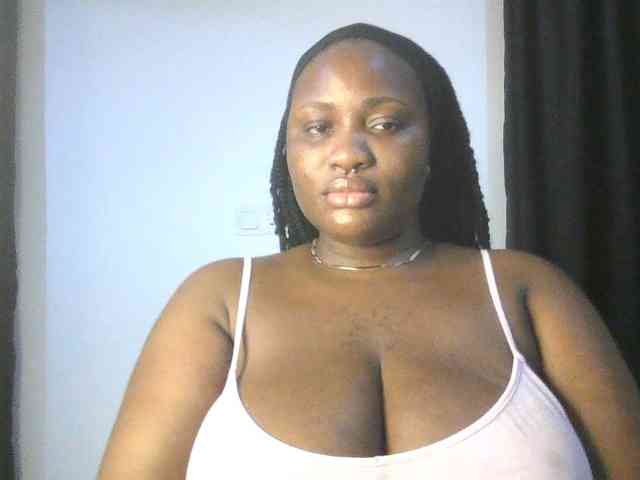 Hotchocolatee191 webcam