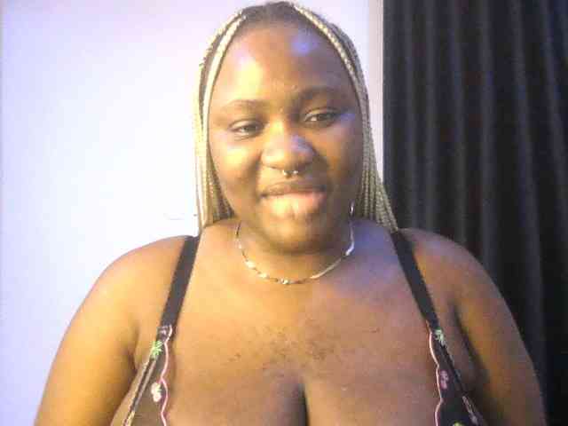 Hotchocolatee191 webcam
