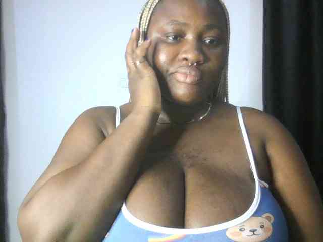 Hotchocolatee191 webcam