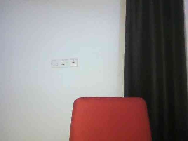 Hotchocolatee191 webcam