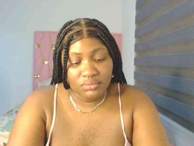 Hotchocolatee191 webcam