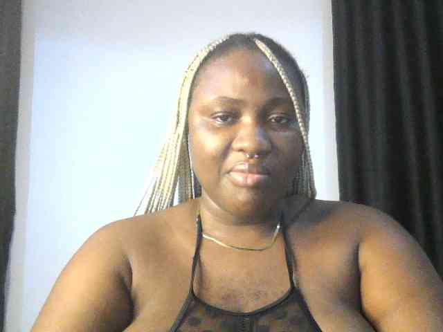 Hotchocolatee191 webcam