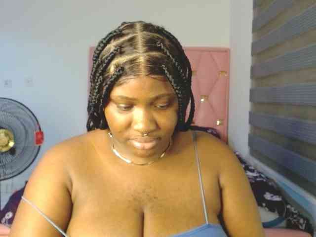 Hotchocolatee191 webcam