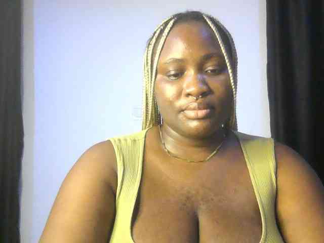 Hotchocolatee191 webcam